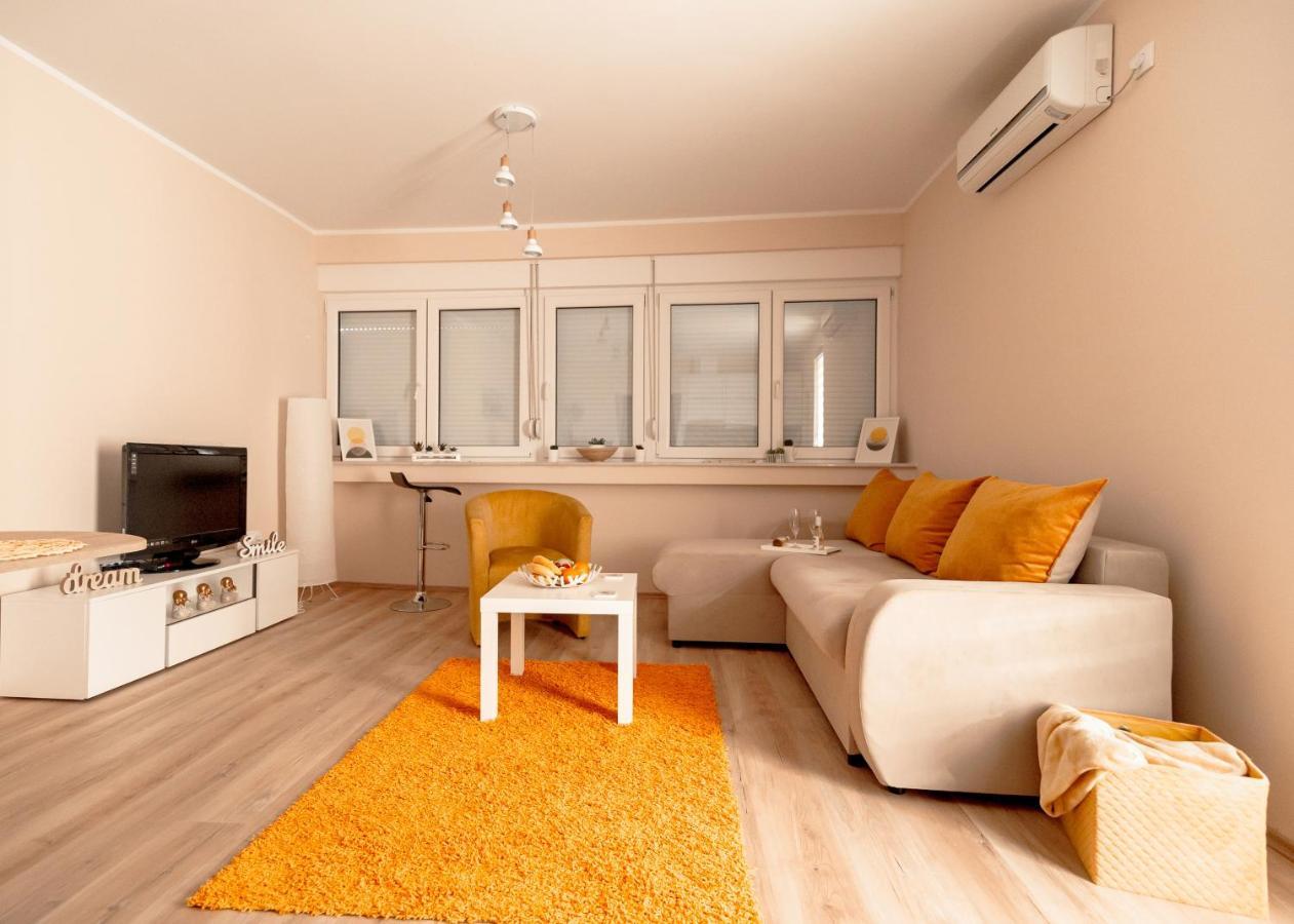Diva Apartman Arandelovac Buitenkant foto