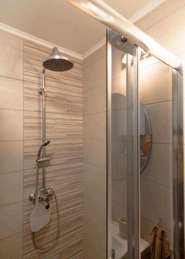 Diva Apartman Arandelovac Buitenkant foto
